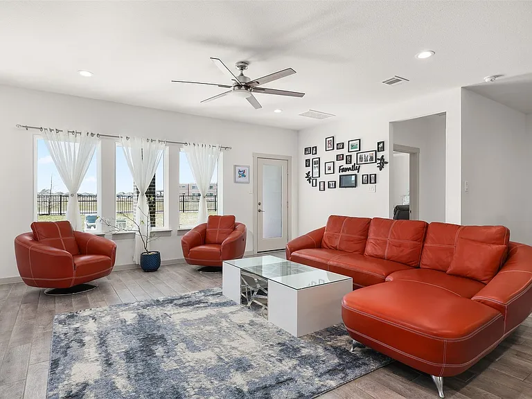 2421 Mar Vista Ln — Photo 10