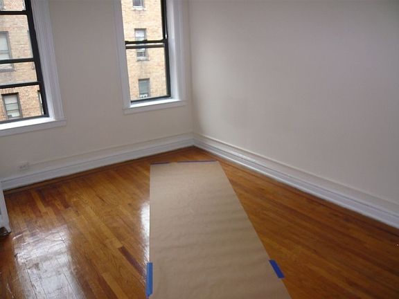 5th image of 4865 Broadway APT 4W