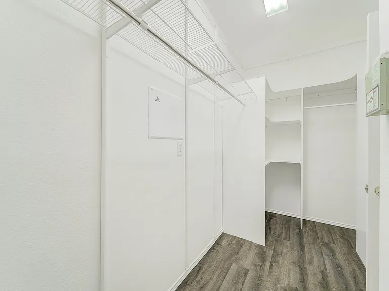 8162 Robertson Dr — Photo 24