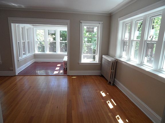 3rd image of 1350 W Thorndale Ave APT 2