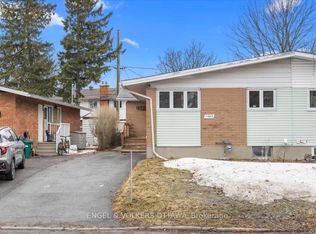 1332 Henry Farm Dr, Ottawa, ON K2C2E4