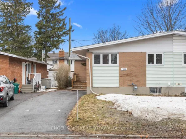 1332 Henry Farm Dr, Ottawa, ON K2C 2E4