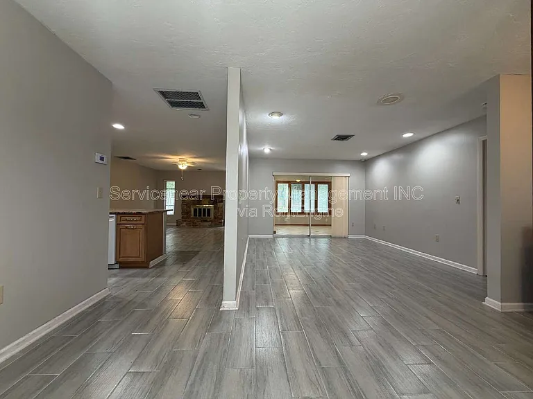 423 Whispering Oaks Ct — Photo 34