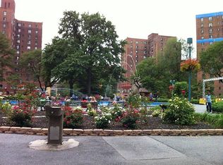 22 Metropolitan Oval APT 1G, Bronx, NY 10462