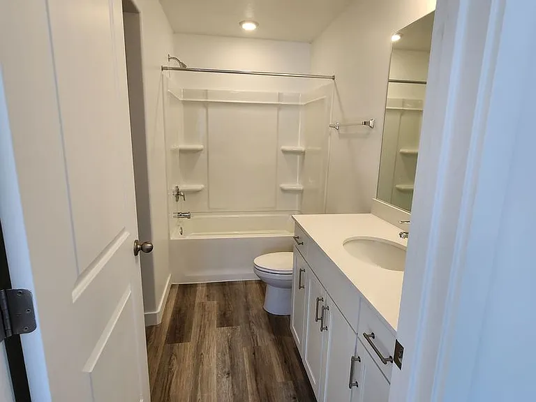 379 N 2050 W — Photo 14