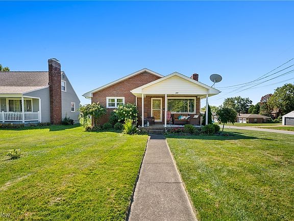 2nd image of 321 Park Dr