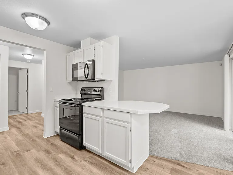 Spacious 2x2 Apartment Homes in Central Tacoma! — Photo 12