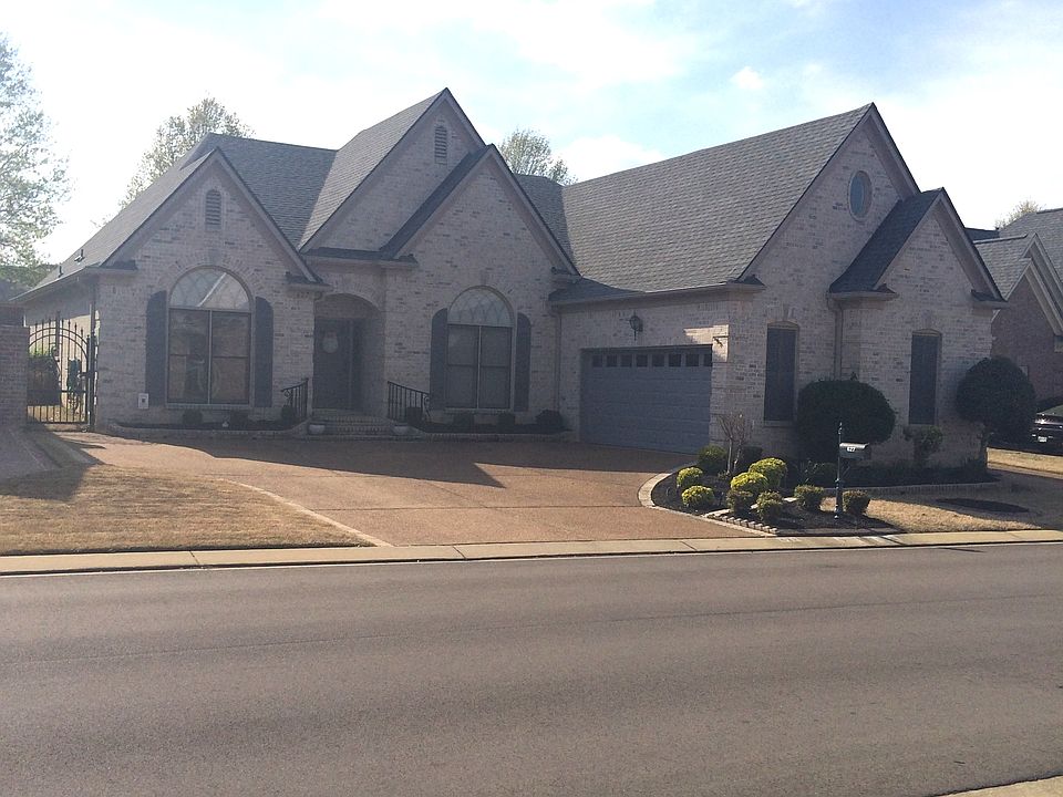 1st image of 627 Warwick Oaks Ln E