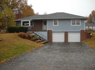 15422 Landauer Ave, Basehor, KS 66007