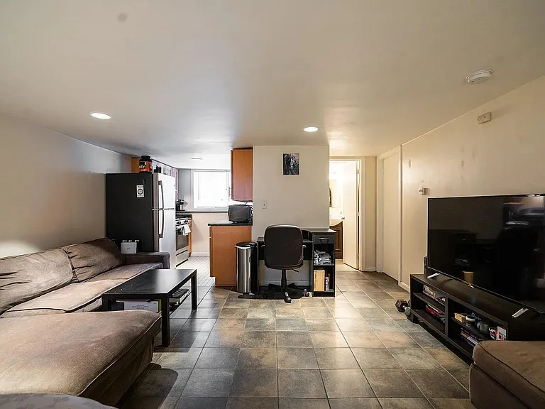 2 Hingham St #8B — Photo 12