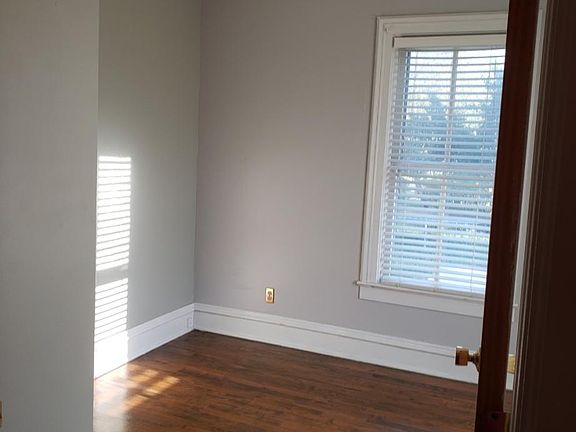 3rd image of 309 W Milwaukee St