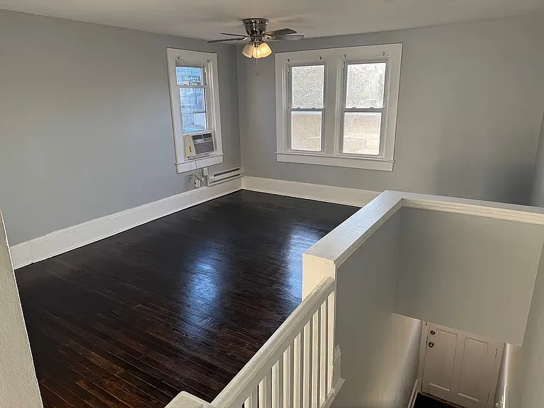 1127 N Royal Ave #B — Photo 6