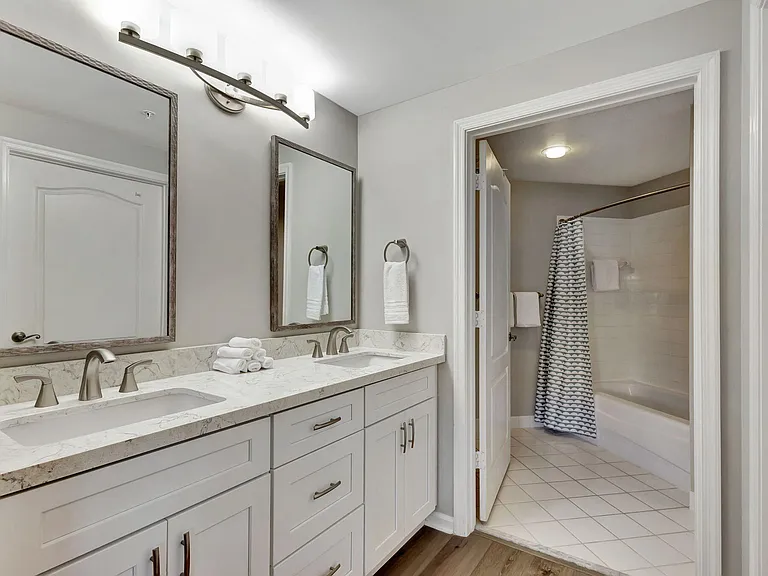 300 Uno Lago Dr #101 — Photo 27