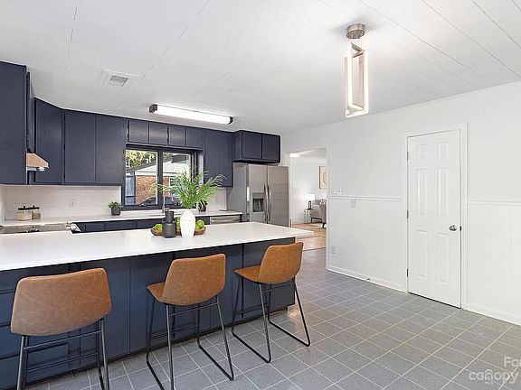 5th image of 900 Tilden Rd