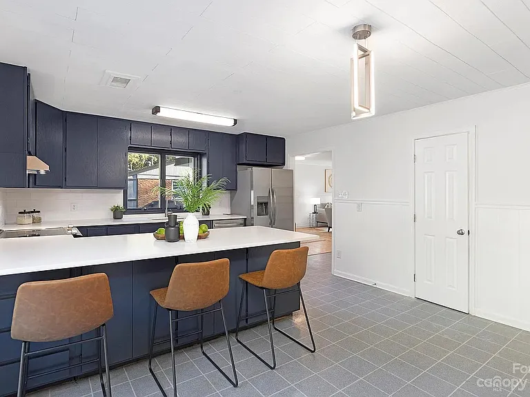 900 Tilden Rd — Photo 5
