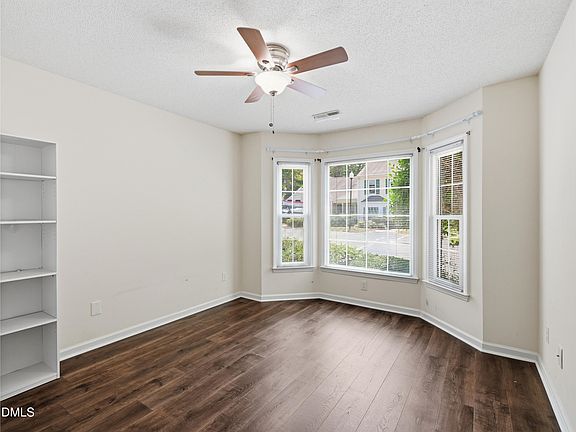 4th image of 314 Riverwalk Cir