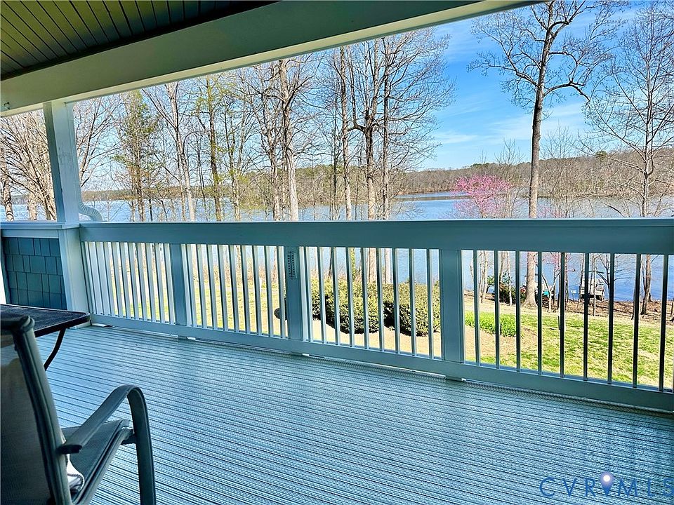 1st image of 34 Spinnaker Cove Dr