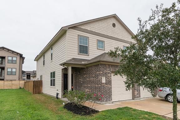 2nd image of 5570 Plantation Forest Dr