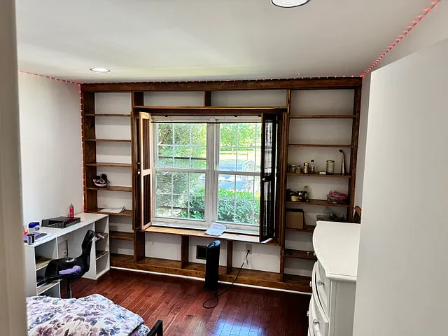 1st Floor Bedroom/Office Room