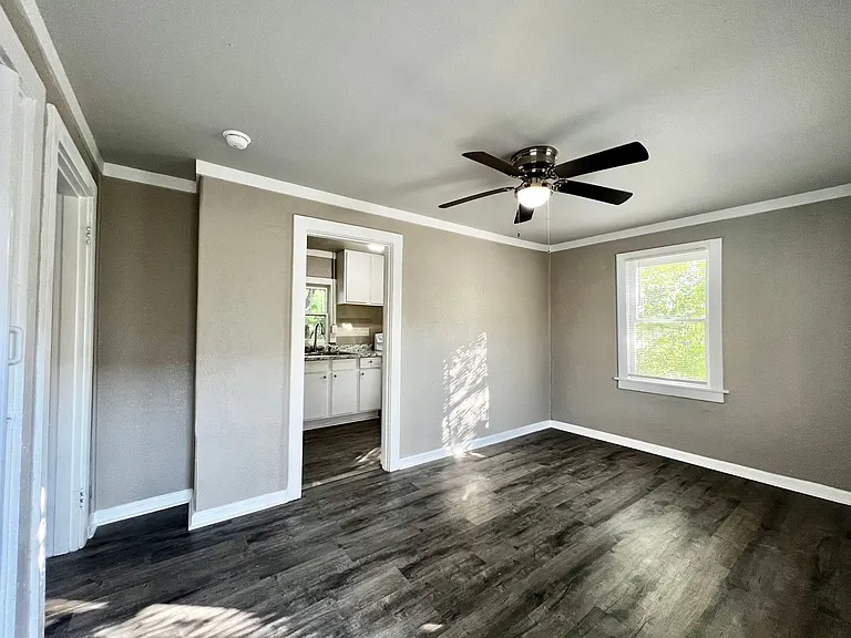 116 Grove St — Photo 4