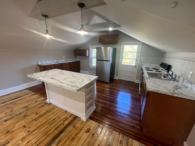 306 Balsam St #2 — Photo 6