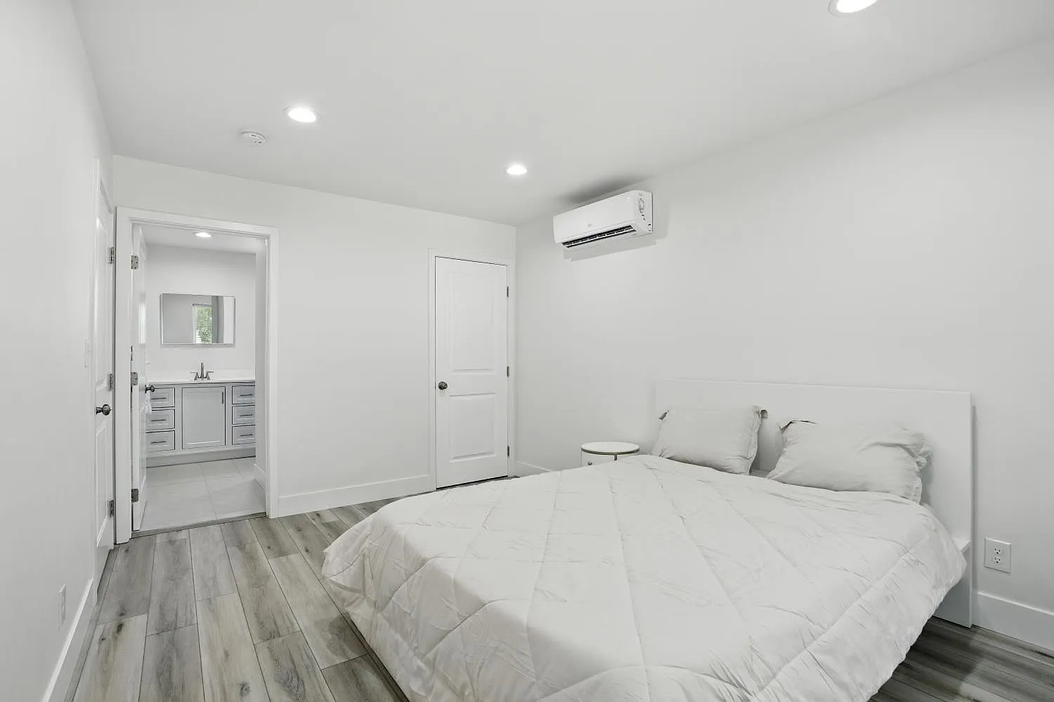 2132 Santa Fe Ave — Photo 4