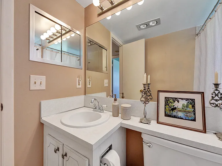 232 Farnham Cres #232-J — Photo 20