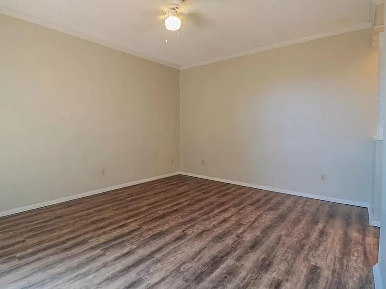 7410 Avenue X #402 — Photo 3