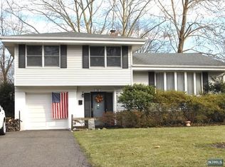 68 Stewart St, Demarest, NJ 07627