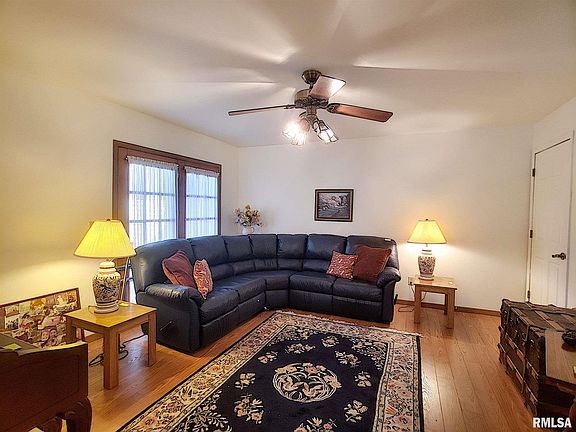 5th image of 1221 47th Avenue Ct #1221
