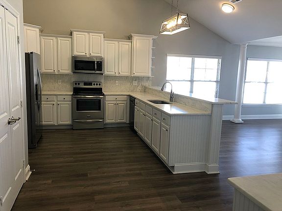 3rd image of 2506 Oak Place Dr SE