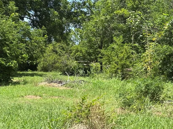 1124 Jones St, Greenville, TX 75401