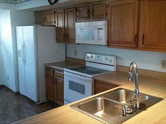 3rd image of 5239 Johnstown Ln