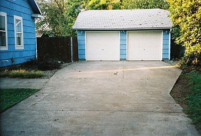 Double Garage, Driveway