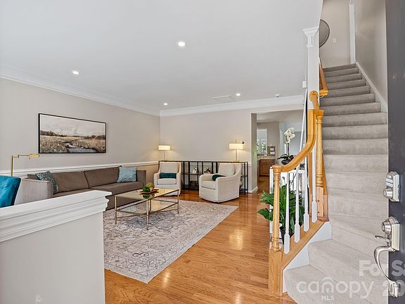 4th image of 9711 Sunset Grove Dr