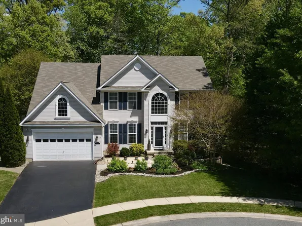 121 Glencoe Ct, Newark, DE 19702