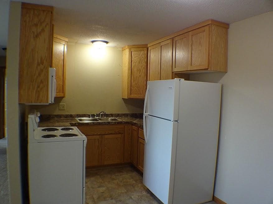1st image of 207 13th St N APT 2