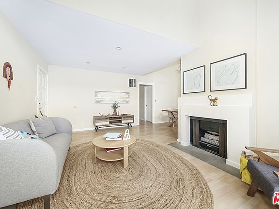 3rd image of 2471 Sawtelle Blvd APT 202