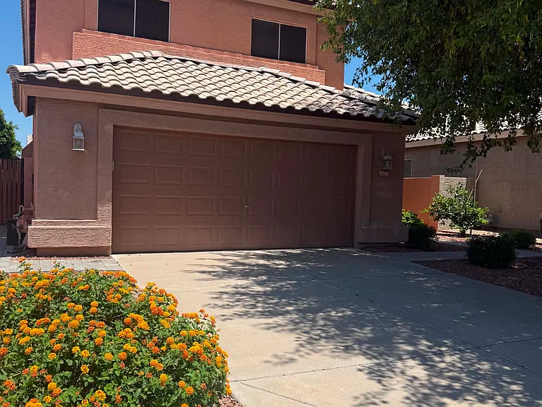5200 W Shannon St — Photo 2