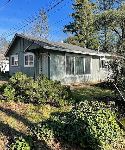 370 Sky Oaks Dr — Photo 1