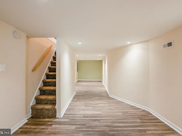 142 S Peach St — Photo 19