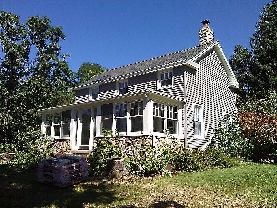 2nd image of 2244 River Rd