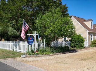 220 Church St, Yorktown, VA 23690