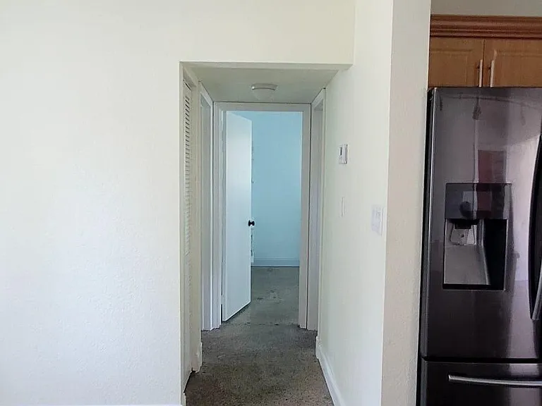 4330 SW 10th St — Photo 8