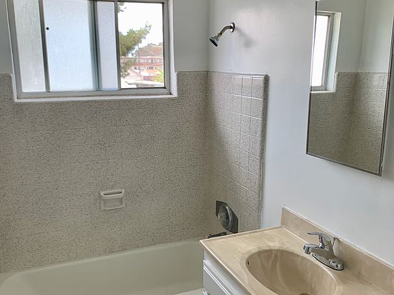 3rd image of 3866 41st St #3868