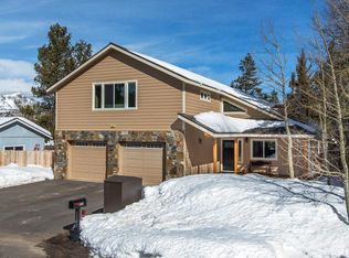 1141 Navahoe Dr, South Lake Tahoe, CA 96150