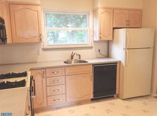 131 Acorn Ln, Voorhees, NJ 08043