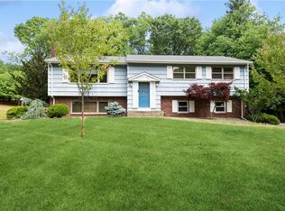 6 Eton Pl, Airmont, NY 10952