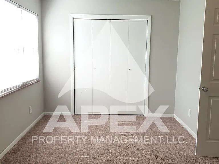Fairhill Apartments — Photo 16