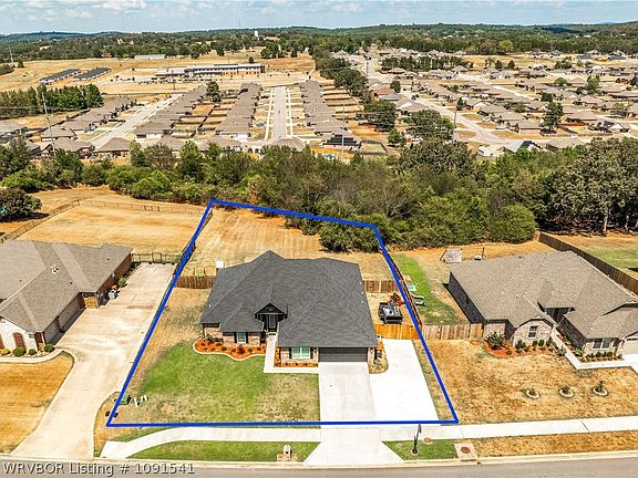 3rd image of 601 Legacy Blvd